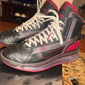 Barely Worn Nike Air Max 720 STRN “Black Team Red”